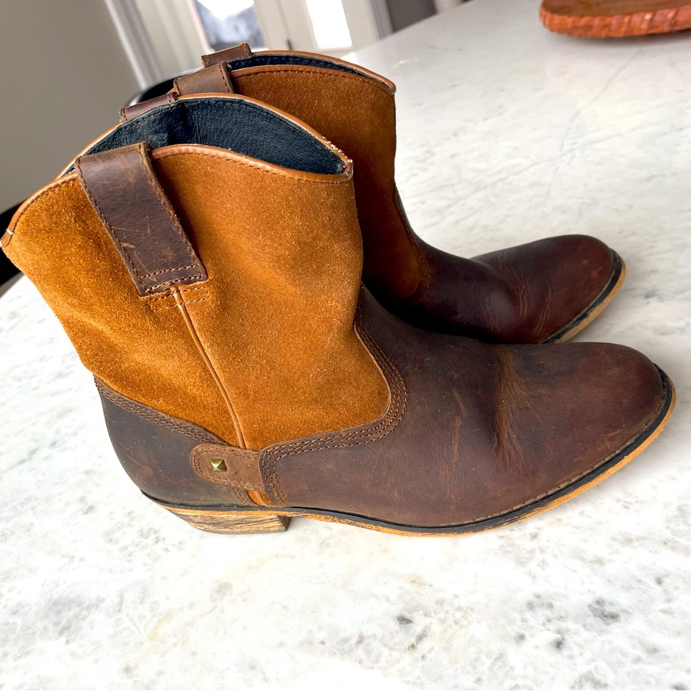 Santa Fe Boot Co Woman’s size 8 short leather boot